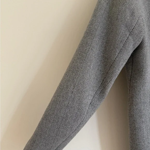 Abercrombie & Fitch Gray Herringbone Blazer Size Small - Picture 4 of 7